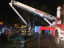 Požár střechy ve Vrbátkách zdolaly čtyři jednotky