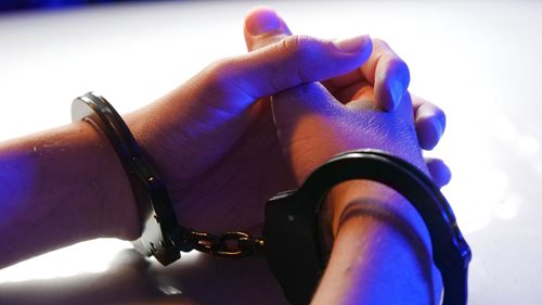 Za volantem neměl co dělat. Přes zákaz řízení nadýchal téměř 2,5 promile, policie mu zajistila auto