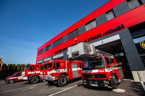 Hasičům v Jaroměři slouží zbrusu nová stanice