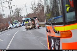 Frýdeckou ulici v Ostravě uzavřela nehoda automobilu s tekutým kyslíkem