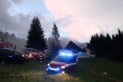 Hasiči likvidovali požár střechy horské chaty v Krkonoších