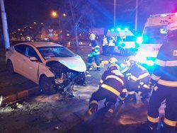 Dopravní nehoda dvou osobních aut 