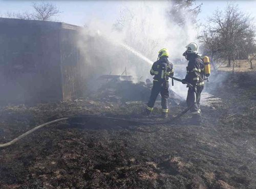 Hasiče v kraji o víkendu zaměstnaly desítky požárů aneb HASIČI RADÍ