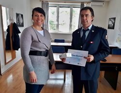 Vloni pomohl zachránit zraněného motorkáře. Dnes si brněnský hasič převzal ocenění Gentleman silnic