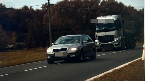 Obcí jel rychlostí 102 km/h. Policisté zadrželi řidičské průkazy čtyřem řidičům