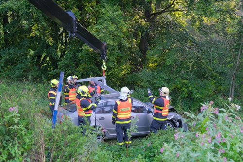 Vyprošťování octavie z radvanického příkopu