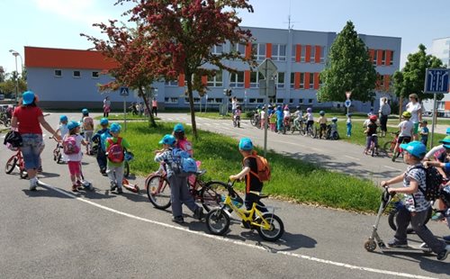 Hasiči na dopravním hřišti ve Strakonicích