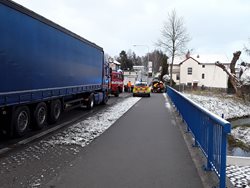 V Havlíčkově Brodě se střetl nákladní a osobní vůz, nehoda si vyžádala zranění