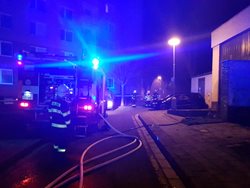 Hasiči našli při hašení bývalé kotelny v Kroměříži dvě mrtvé osoby.