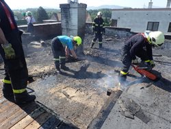 Za požár střechy u nádrže Žermanice může nedbalost