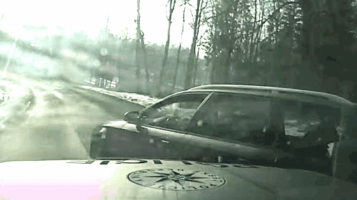 Policisté zastavili ujíždějící vozidlo po nebezpečné jízdě