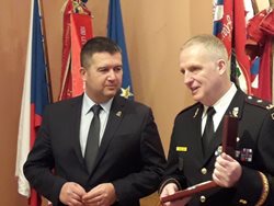 Ministr Hamáček předával moravskoslezským hasičům medaile za věrnost