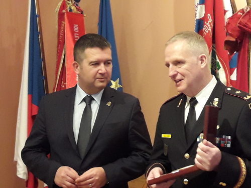 Ministr Hamáček předával moravskoslezským hasičům medaile za věrnost