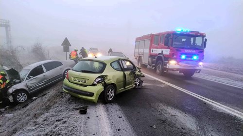 Ranní mlha ochromila provoz na hlavním tahu