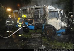 U požáru obytné Avie v Praze 10 zasahovala jednotka ze Strašnic