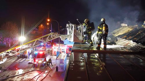 Požár střechy způsobil milionové škody