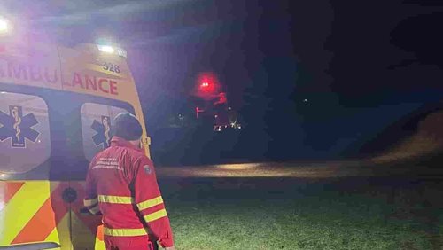 Požár domu zanechal muže v kritickém stavu