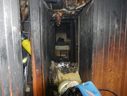 V Lipové-lázni vyhořela střecha ubytovací chaty.