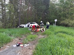 Dopravní nehoda osobního auta u Ludvíkovic