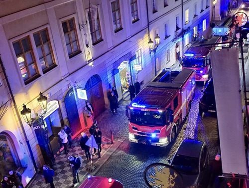 Požár hotelového pokoje donutil hosty k rychlé evakuaci