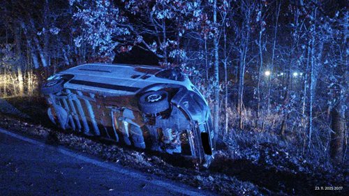 Vážný střet dvou vozidel vyžádal vyproštění osob