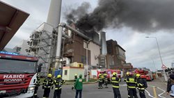 Při požáru ve spalovně v Malešicích byl vyhlášen třetí stupeň poplachu