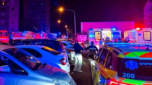 Požár výškové budovy: 25 lidí muselo z domu, devět skončilo v nemocnici