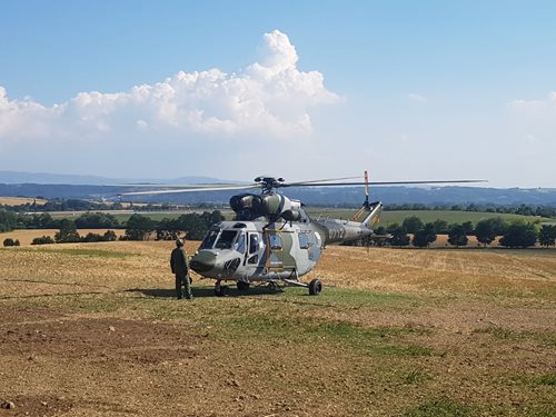 Les v prudkém svahu hasilo 18 jednotek