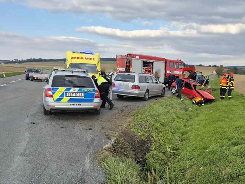 Řetězec ranních a odpoledních nehod: hasiči zasahovali u čtyř incidentů