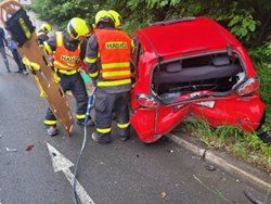 Třinečtí hasiči zasahovali u nehody čtyř aut s vyproštěním