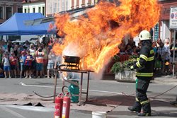 Náměstí F. L. Věka v Dobrušce ožilo bezpečnostními a záchrannými složkami
