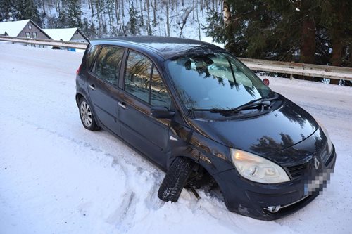 Těžká selhání za volantem: Opilí řidiči způsobili nehodu a ohrozili veřejnost