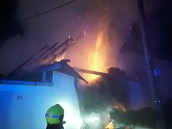 Požár stodoly v Dešově zaměstnal v úterý ráno čtyři jednotky hasičů