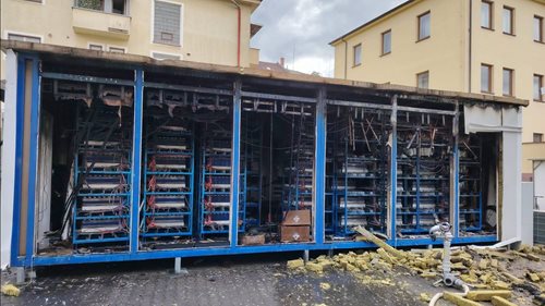 Bezpečnost bateriových úložišť dostává první pravidla. Hasiči představili novou metodiku pro BESS
