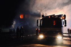 Požár dvoupodlažní dřevostavby v Bohuňovicích, Olomoucko.VIDEO/FOTOGALERIE