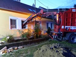 Hasiči vyprošťovali zavaleného muže 