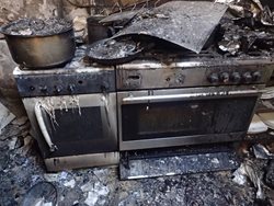 K požáru restaurace na Berounsku letěl pro popálenou osobu vrtulník