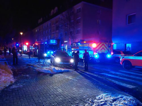 Požár bytu v Zábřehu: Hasiči zachránili 7 osob a evakuovali dalších 8