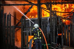 Statek v Hradci Králové – Kuklenách zachvátil požár