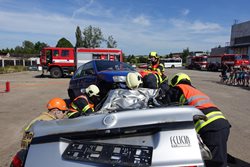 V soutěži ve vyprošťování byli nejlepší hasiči ze stanice Zlín