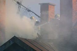 Podkroví rodinného domu zachvátily plameny na Svitavsku