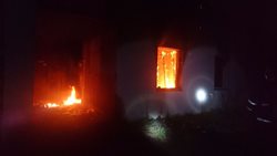 Dnes ráno, čtyři jednotky hasičů zasahovaly  u požáru v Ostrově
