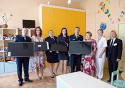 Do nemocnice putují nové televizory. Složili se na ně hasiči z Vyškovska