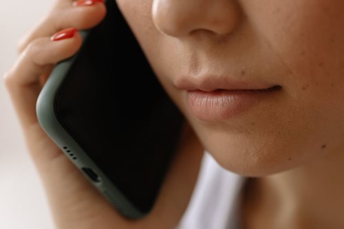 Policisté zachránili mladému muži život. Včasný telefonát zabránil tragédii
