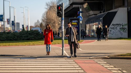 Od 1. září se na Slovensku mění pravidla. Novinky čekají chodce, koloběžkáře i spolujezdce na motorkách