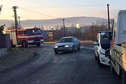 Dopravní nehoda dodávky a osobního auta v Libochovanech