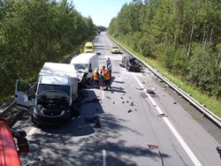 Tragická nehoda na hlavním tahu z Plzně do Karlových Varů. Řidička auta utrpěla  poranění, která neměla šanci přežít.Nehoda zcela uzavřela provoz v obou směrech na více než pět hodin,