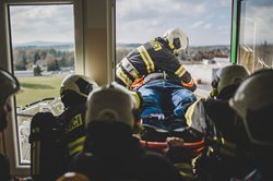 Pavilón českobudějovické nemocnice zachvátil požár, hasiči evakuovali pacienty…naštěstí jen cvičně