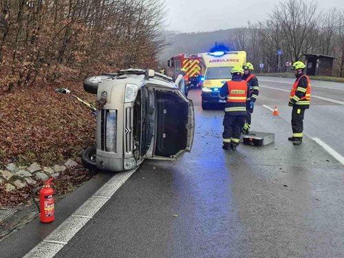 Silný vítr a požáry zaměstnaly hasiče během Štědrého dne