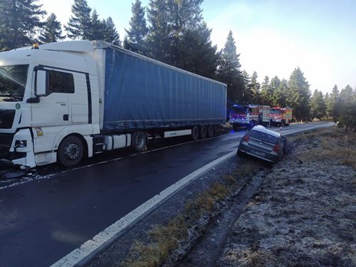 Hromadná nehoda na silnici 219. Zasahovaly všechny složky IZS